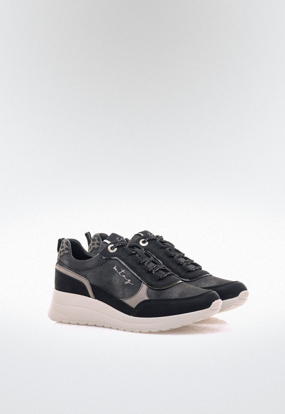 Mustang zapatillas outlet negras mujer