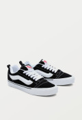 Deportivo de mujer negro VANS knu skool