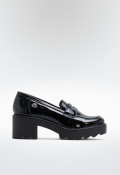 MOCASINES DE PIEL CHAROL CON TACÓN NEGRO PORRONET MADDY